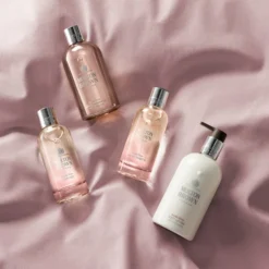 Molton Brown Suede Orris Bath & Shower Gel -Professional Care Product Stores 12037165 1334657485994617