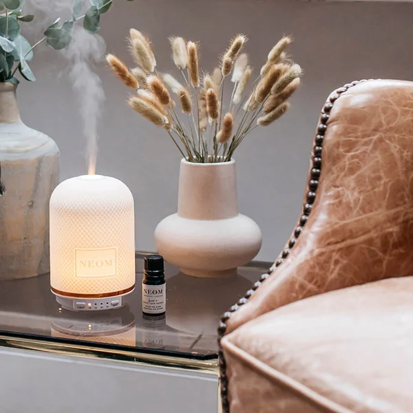 NEOM Moment Of Calm Essential Oil Blend 10ml 4 NEOM Moment Of Calm Essential Oil Blend 10ml - Image 2