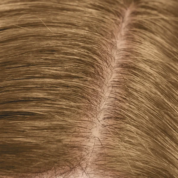 Goldwell Dualsenses Color Revive Root Touch Up Medium To Dark Blonde 3.7g 5 Goldwell Dualsenses Color Revive Root Touch Up Medium To Dark Blonde 3.7g - Image 3