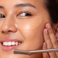 Tweezerman Facial Razor -Professional Care Product Stores 12873712 1554949784982257