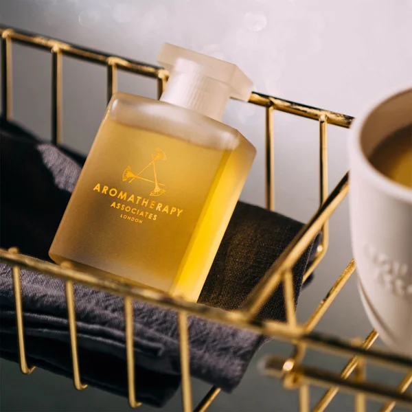 Aromatherapy Associates Deep Relax Candle 200g 7 Aromatherapy Associates Deep Relax Candle 200g - Image 5